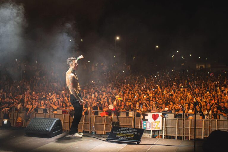 Torrenova – Straordinaria anche la 2a serata di Amunì Festival con Fedez. Stasera la gran chiusura con Arisa