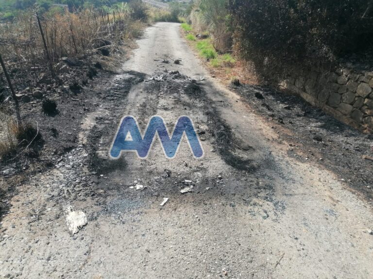 Torrenova, ritrovata bruciata un’auto rubata in un altro comune dell’hinterland. Indagini in corso