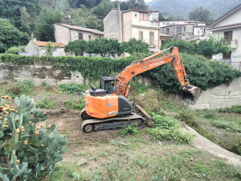 Sinagra, partiti i lavori per ripulire i torrenti. Già in gara altri interventi per l’asse fluviale Sinagra