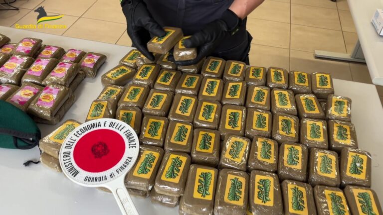 Operazione “Take Away”, sequestrati 40 kg di hashish. Arrestato un agrigentino