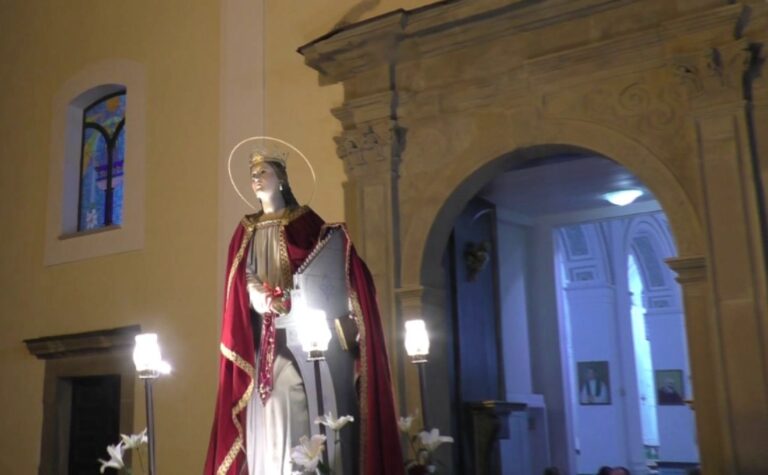 Santo Stefano di Camastra – Folla di fedeli e musicisti per la festa di Santa Cecilia – VIDEO