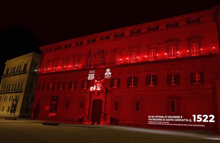 Palermo: Palazzo Reale sarà illuminato di rosso in occasione della Giornata Internazionale contro la Violenza sulle Donne