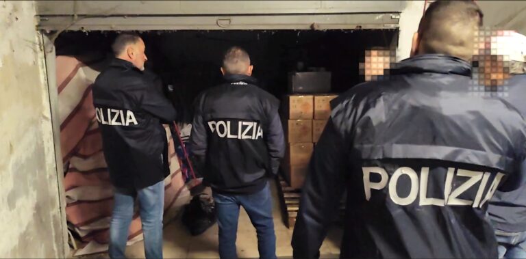 Catania, 2 tonnellate e mezzo di “botti di Natale” tenuti illegalmente in un garage. Denunciati un 52enne e un 66enne