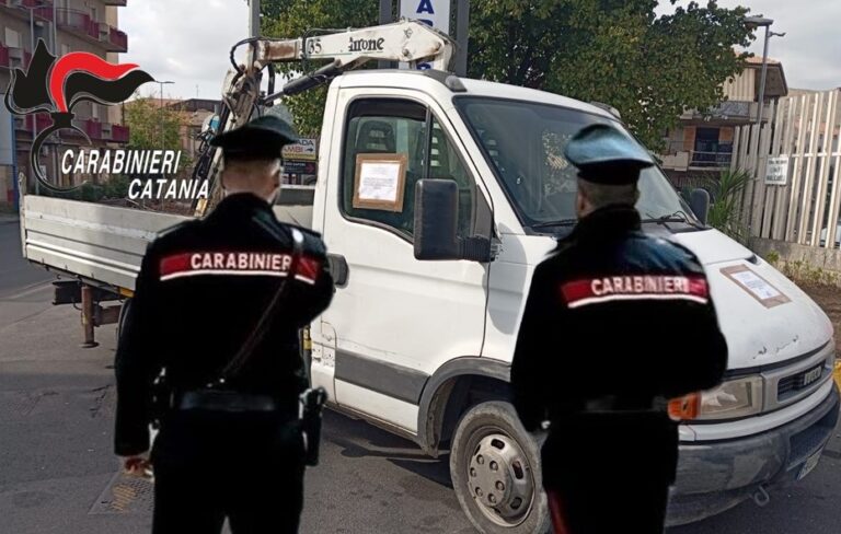 Randazzo, raccolta irregolare di rifiuti. Scatta la denuncia e il sequestro di un autocarro