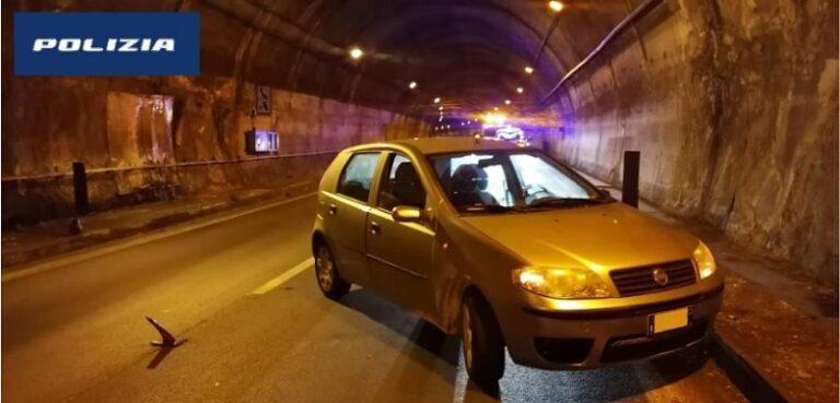 A/20 – Guida ubriaco in autostrada e “parcheggia” all’interno della galleria Calavà: denunciato 47enne