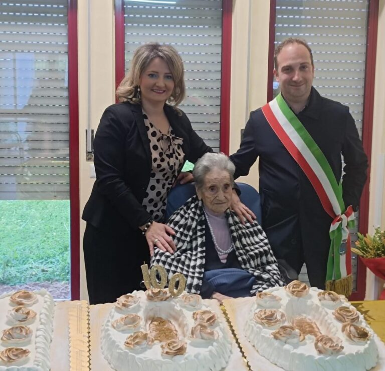 Alcara Li Fusi festeggia i cento anni della signora Rosina Zaiti