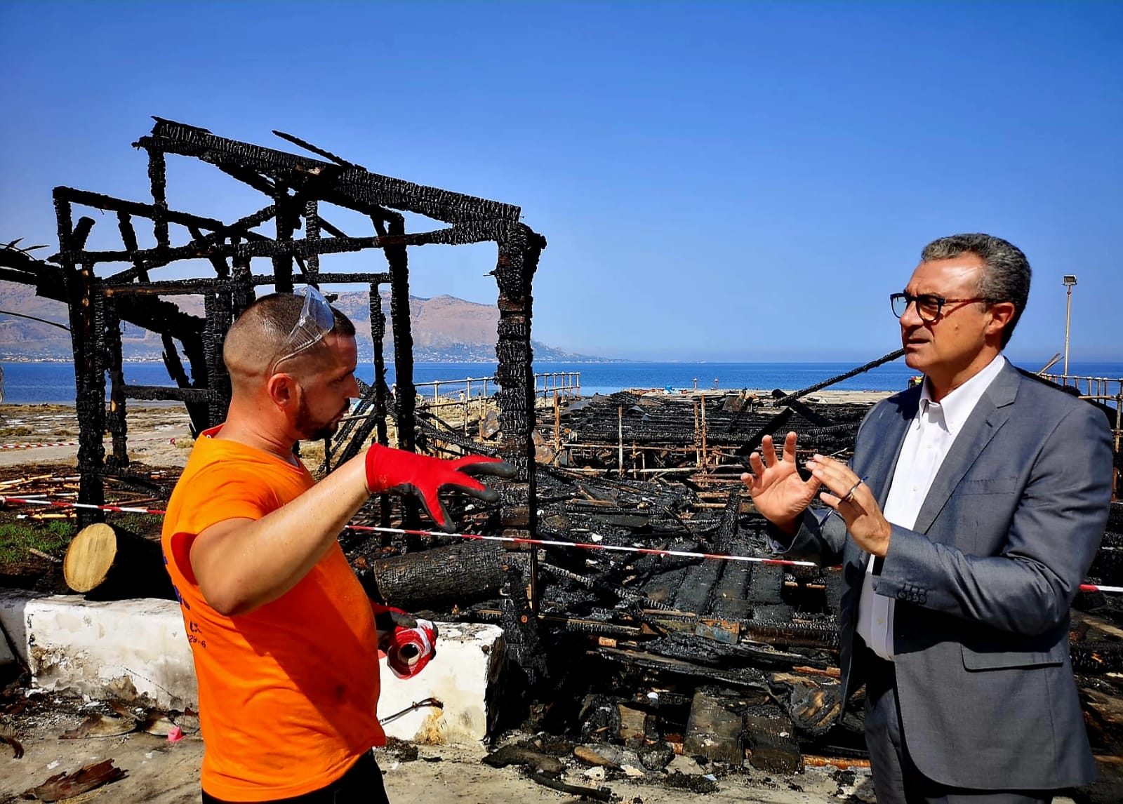 Assessore Toto Cordaro presso la struttura Cafè del Mar, a Isola delle Femmine (2)