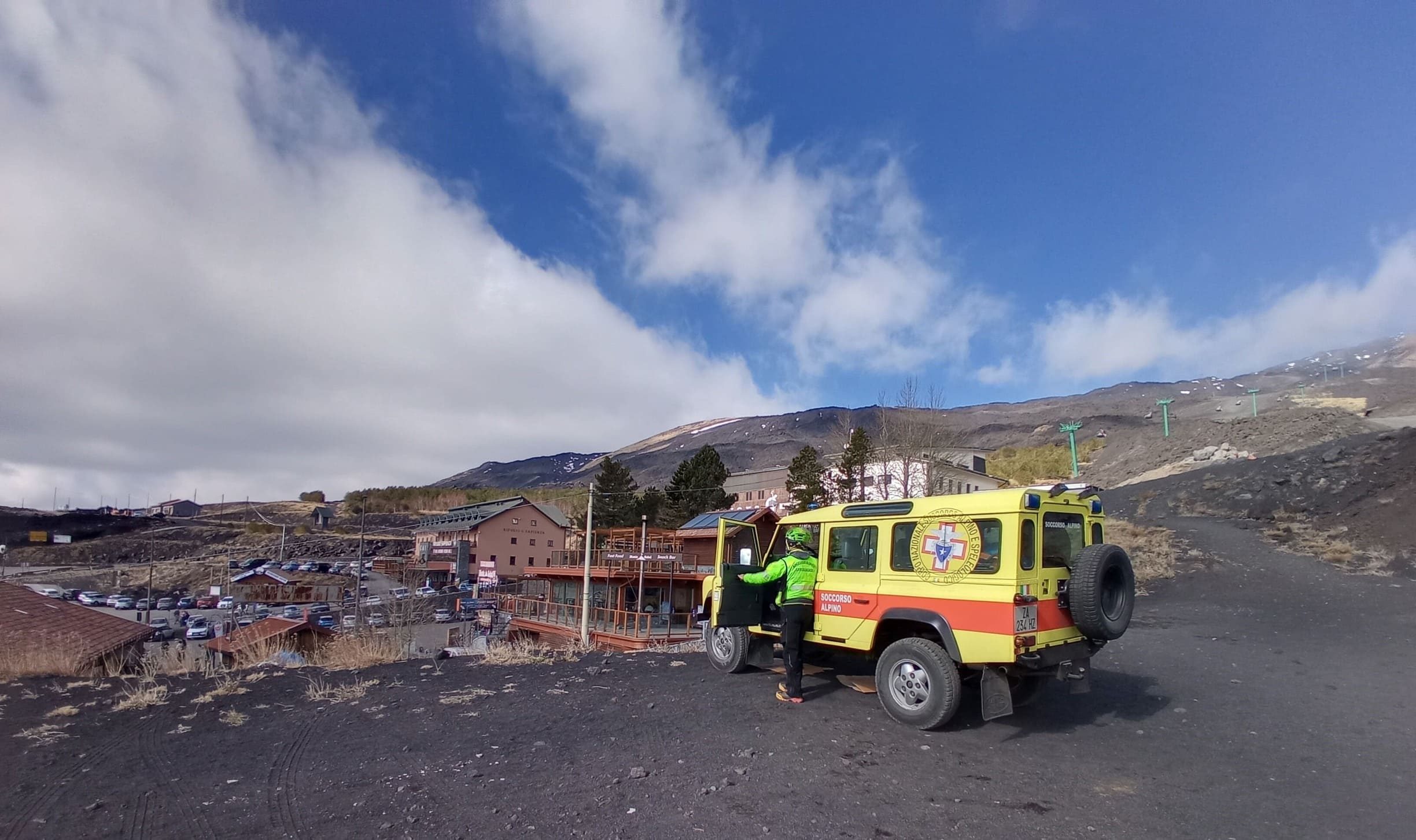 CNSAS SICILIA IMMAGINE DI REPERTORIO soccorso etna sicilia