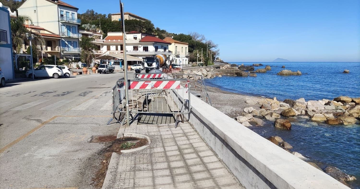 Capo d'Orlando, riparazione crollo marciapiede a San Gregorio (8) (2)