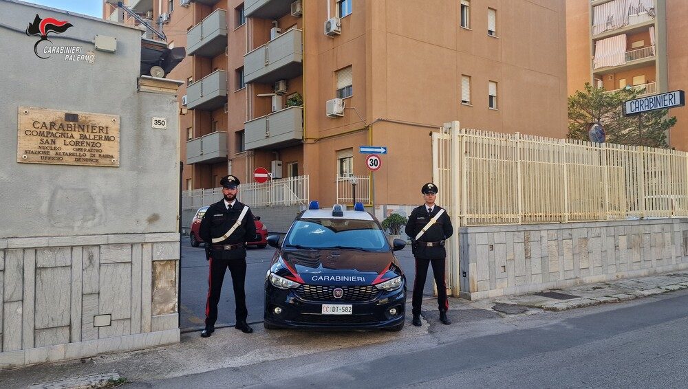 Carabinieri Palermo Piazza Crispi rid