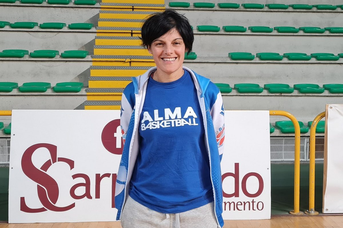 Coach Mara Buzzanca-min