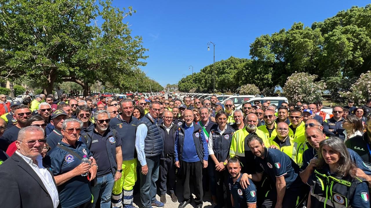 Consegna pickup Protezione civile