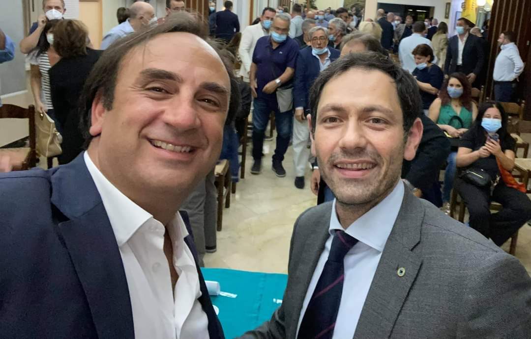 Il deputato all'Ars Pino Galluzzo insieme all'assessore regionale alla salute Ruggero Razza