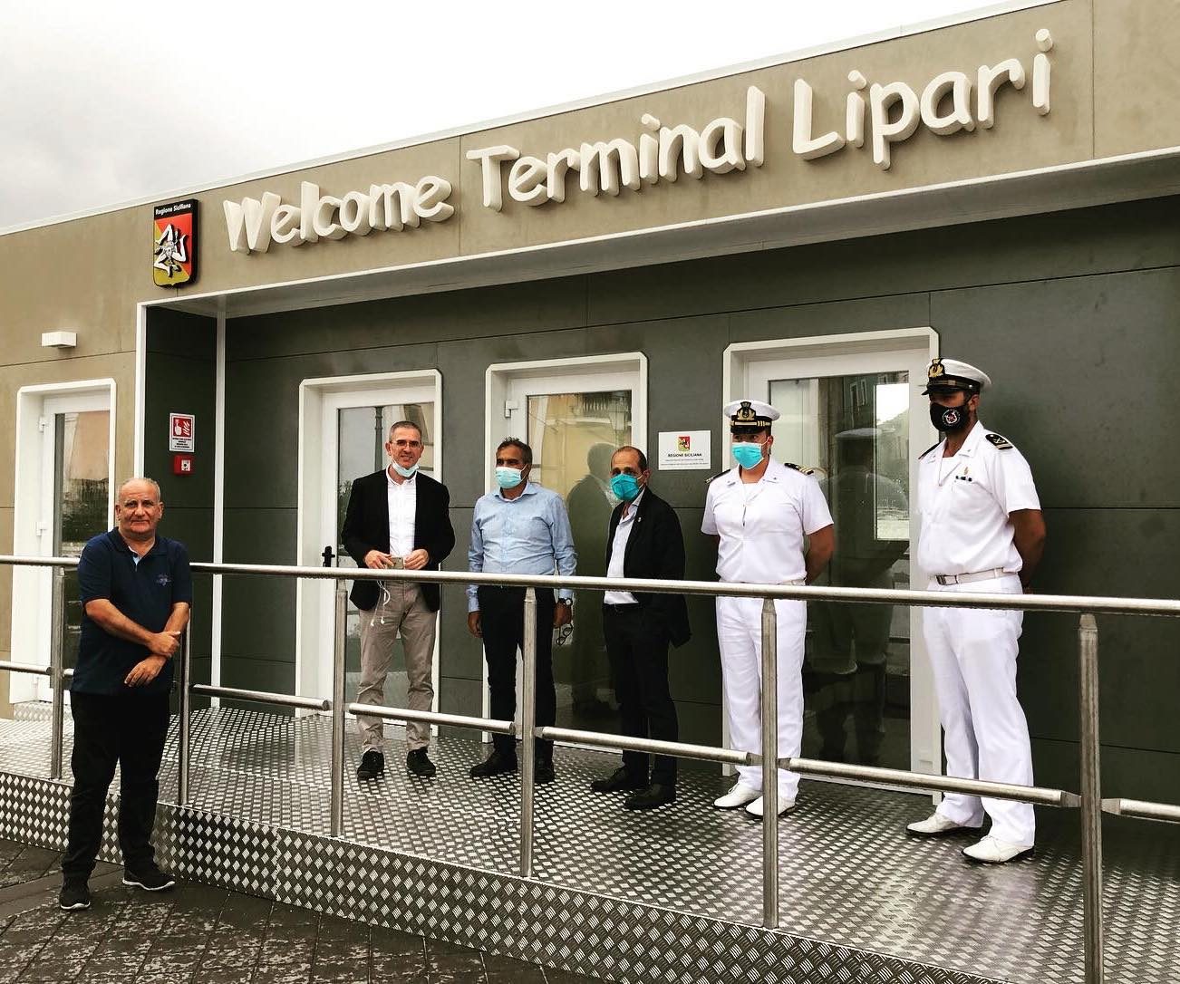 Falcone al Terminal Lipari