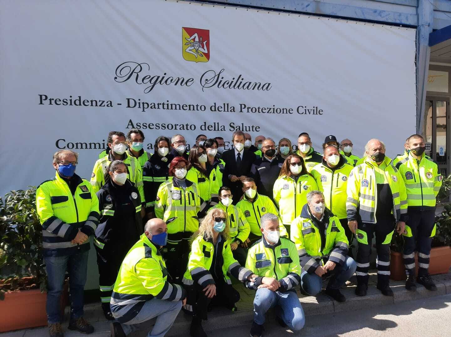 Musumeci-inaugurazione-Centro-vaccinazione-Palermo