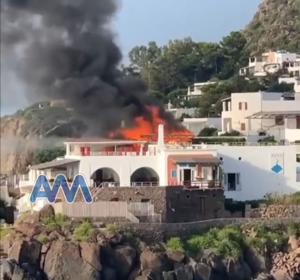 incendio terrazza hotel raya