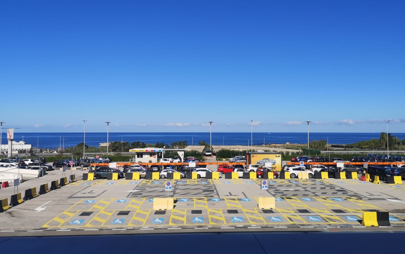 aeroporto falcone borsellino parcheggi