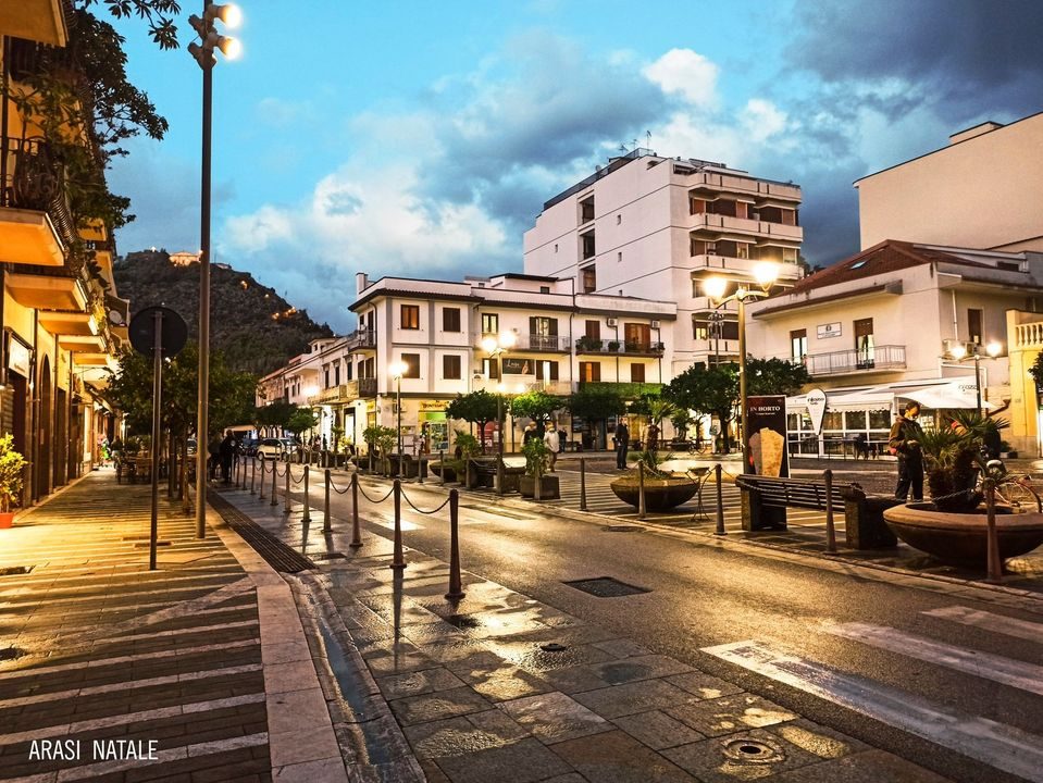 Piazza Matteotti, Capo d'Orlando - Foto di Natale Arasi