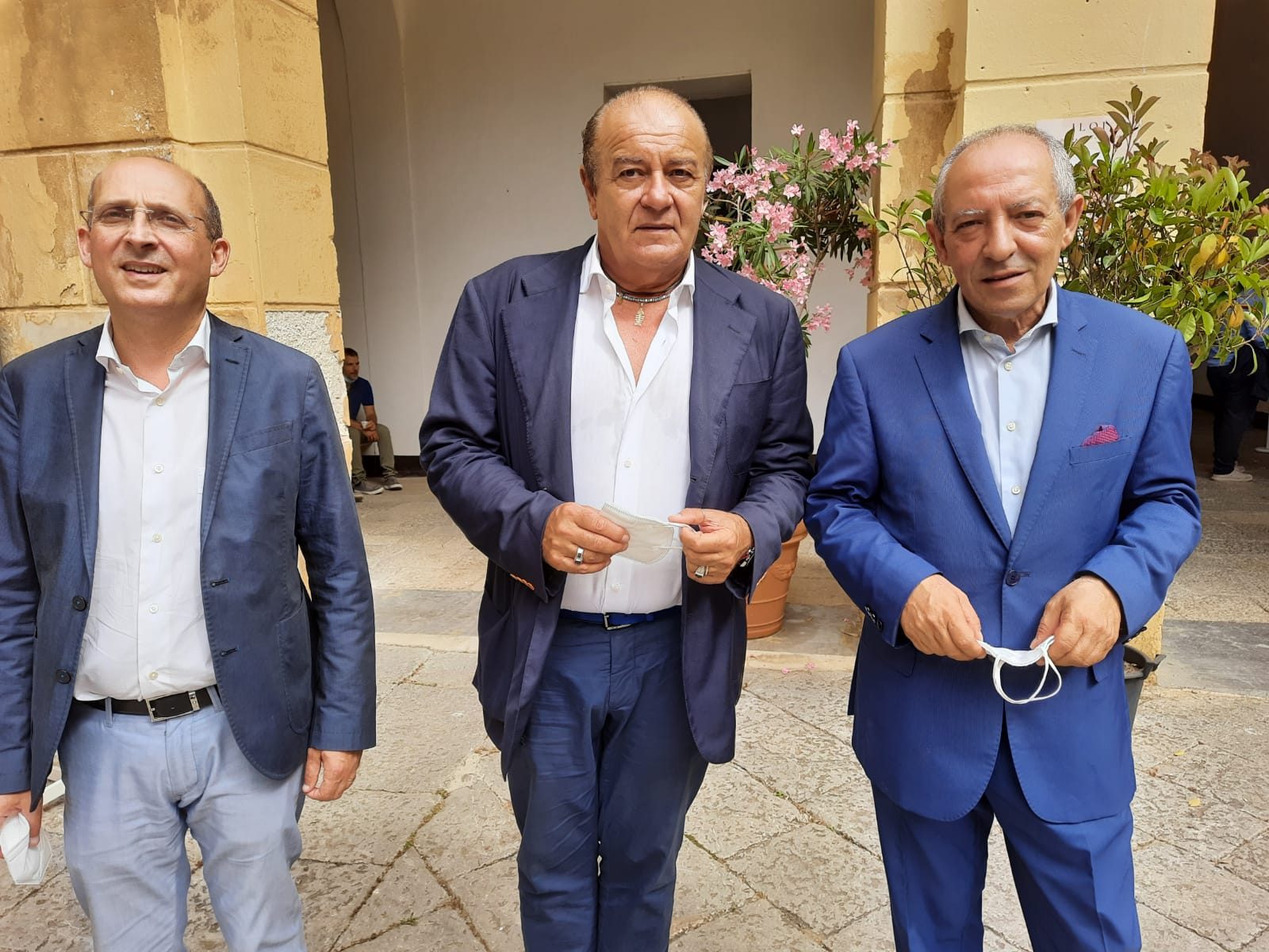 Da sinistra i tre commissari Covid Sicilia, quello di Messina Prof Alberto Firenze, il commissario di Palermo Renato Costa e il commissario di Catania Pino Liberti