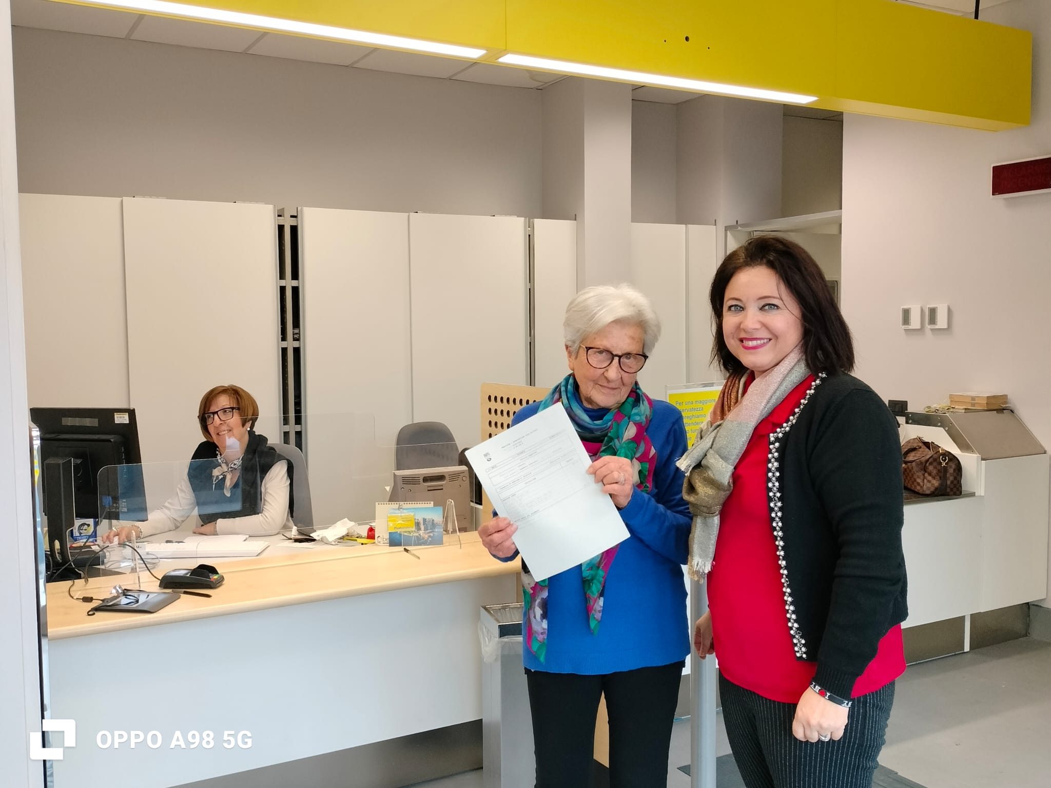 direttrice Carmen Spanò e la cliente Rosa