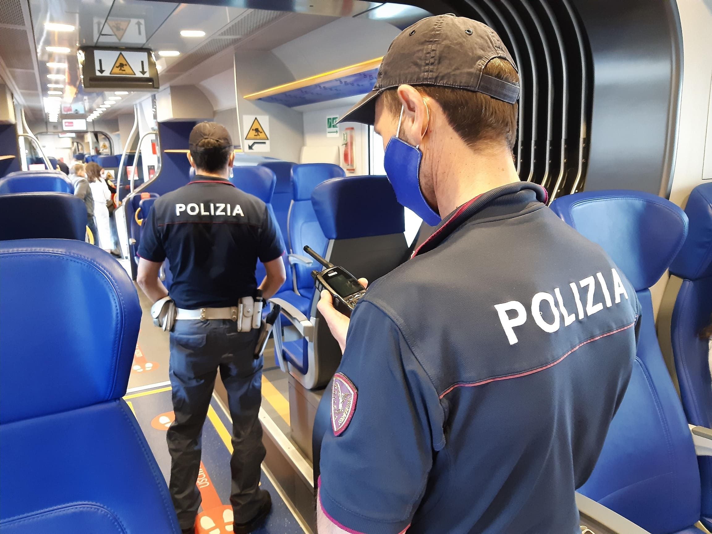 Polizia Ferroviaria treno messina