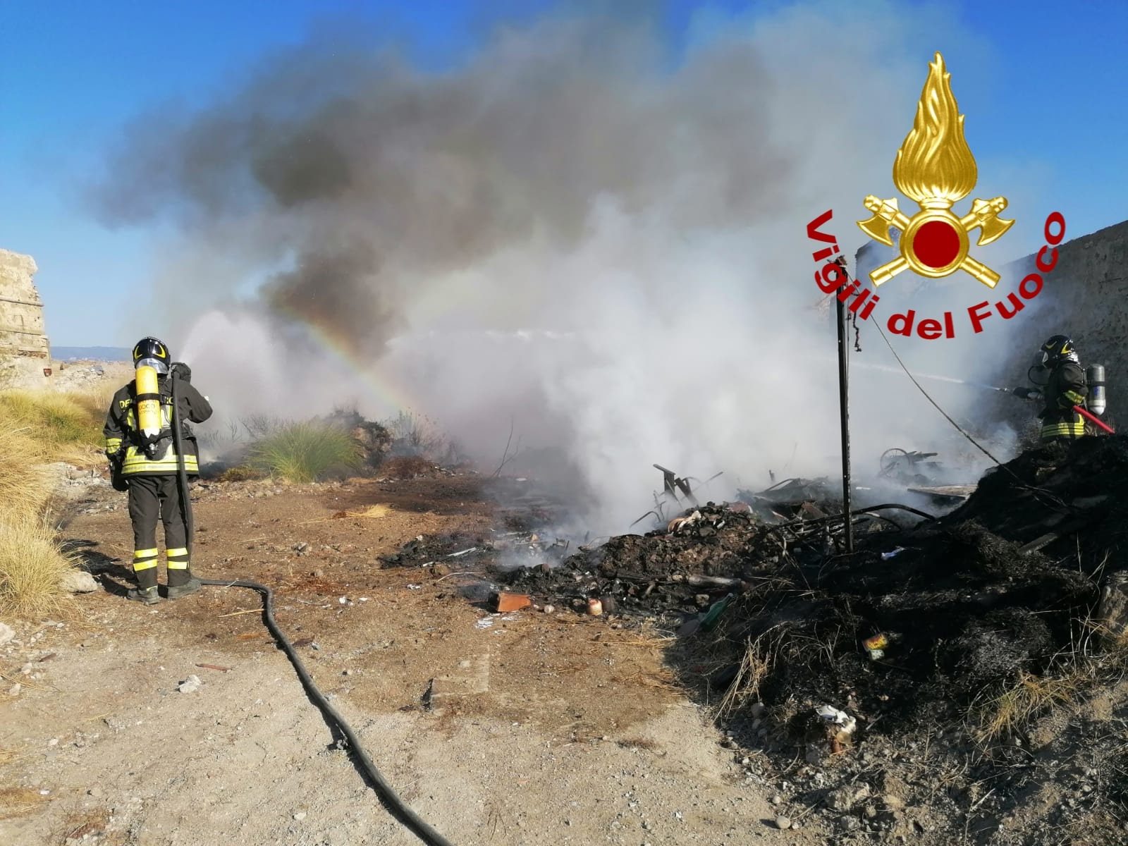 incendio messina vigili del fuoco