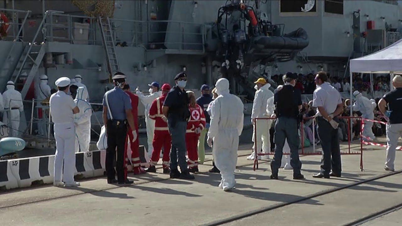 Nave migranti a Messina