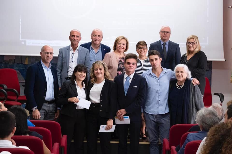 Consegnate le borse di studio agli studenti del "Da Vinci"