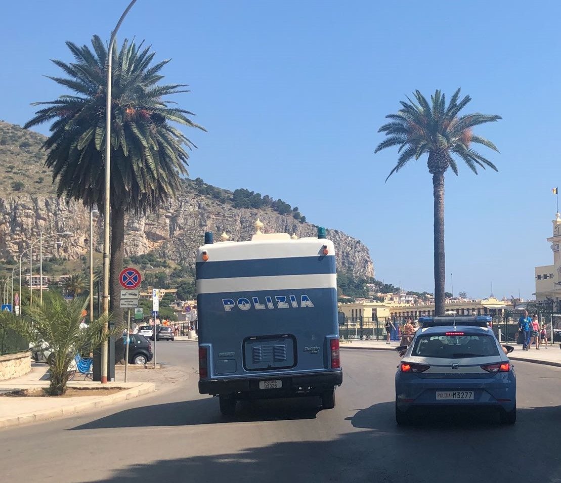 polizia stato mondello