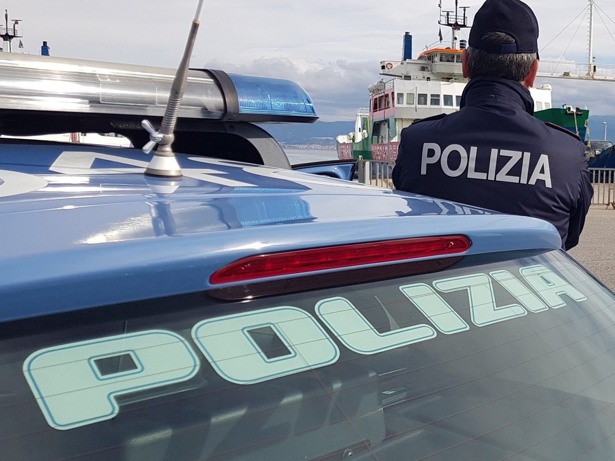 polizia traghetti porto messina-min-min