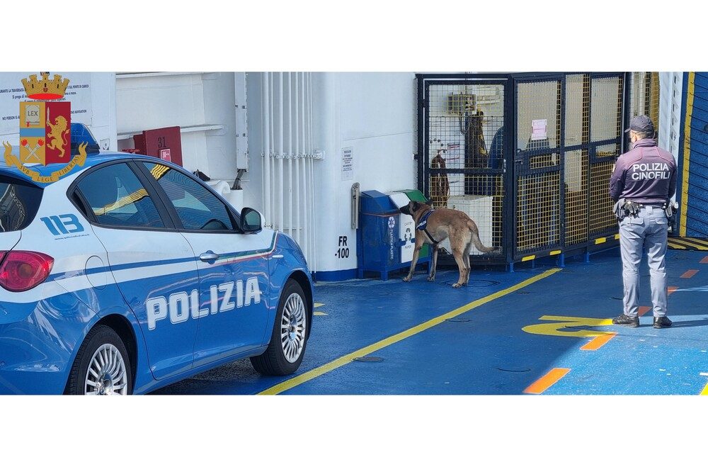 polizia traghetto cinofili 1