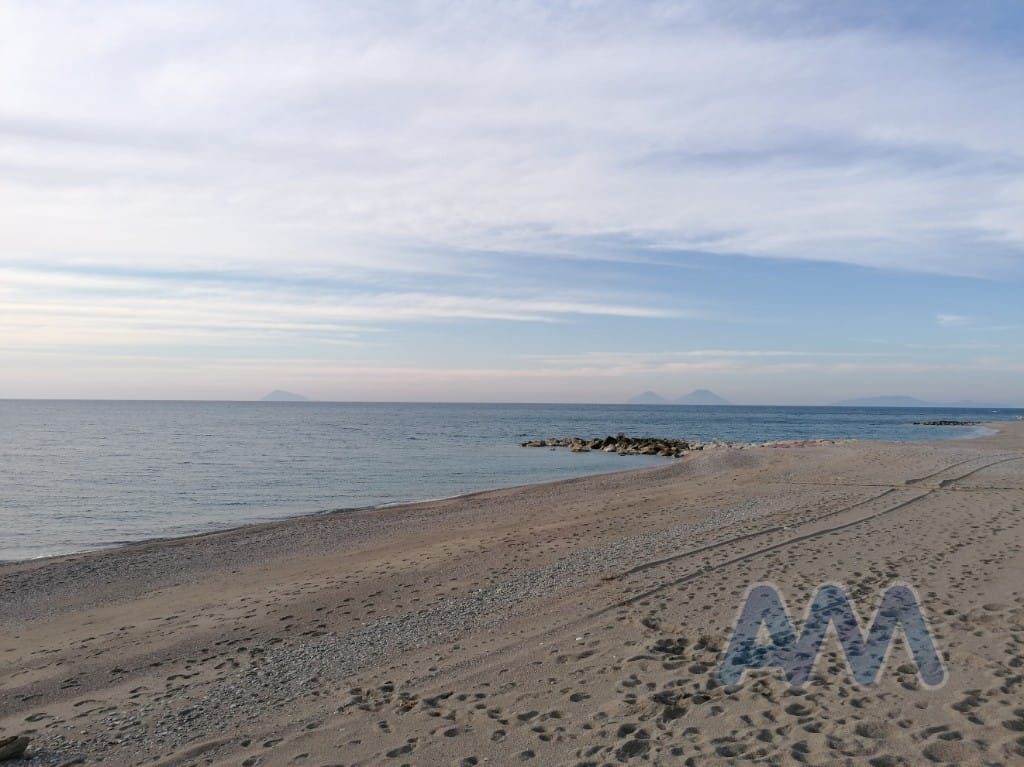 spiaggia capo d'orlando mare