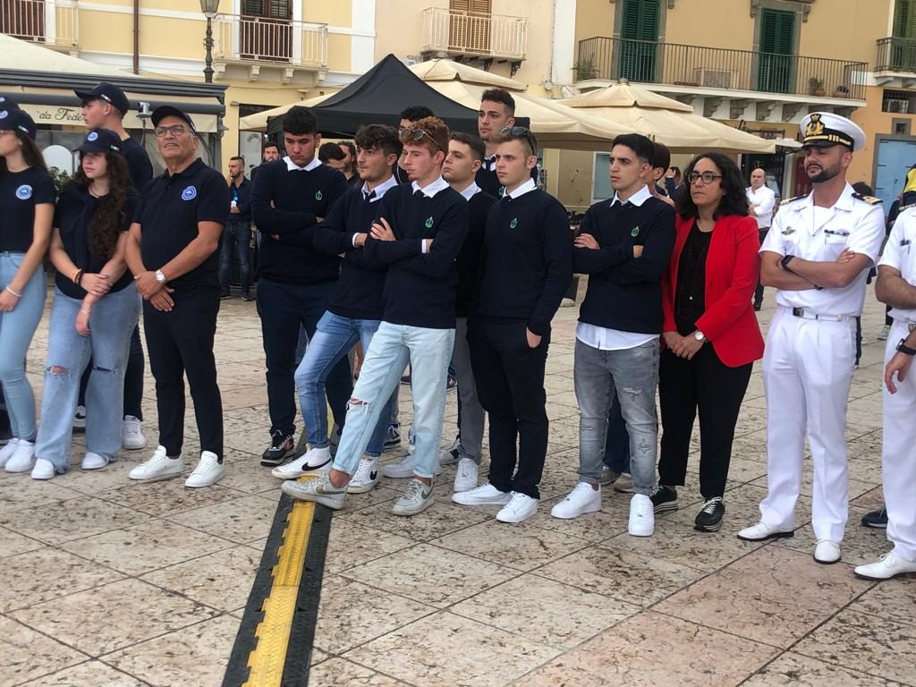 studenti Itis Torricelli a Lipari