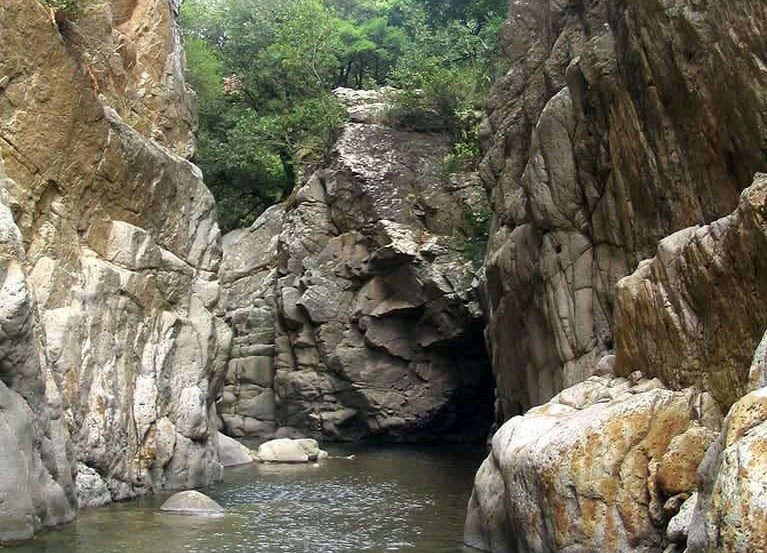 un sito del patrimonio geologico dei Nebrodi, torrente Caronia